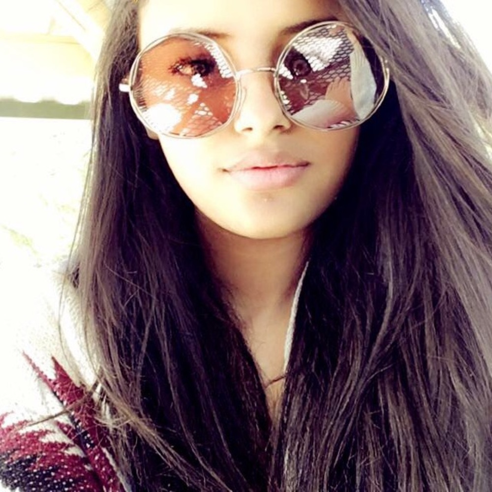 Meet your Posher, Aliya